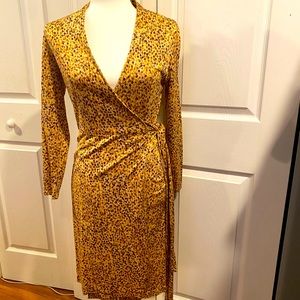 Diane Von Furstenberg -Classic wrap dress size 4